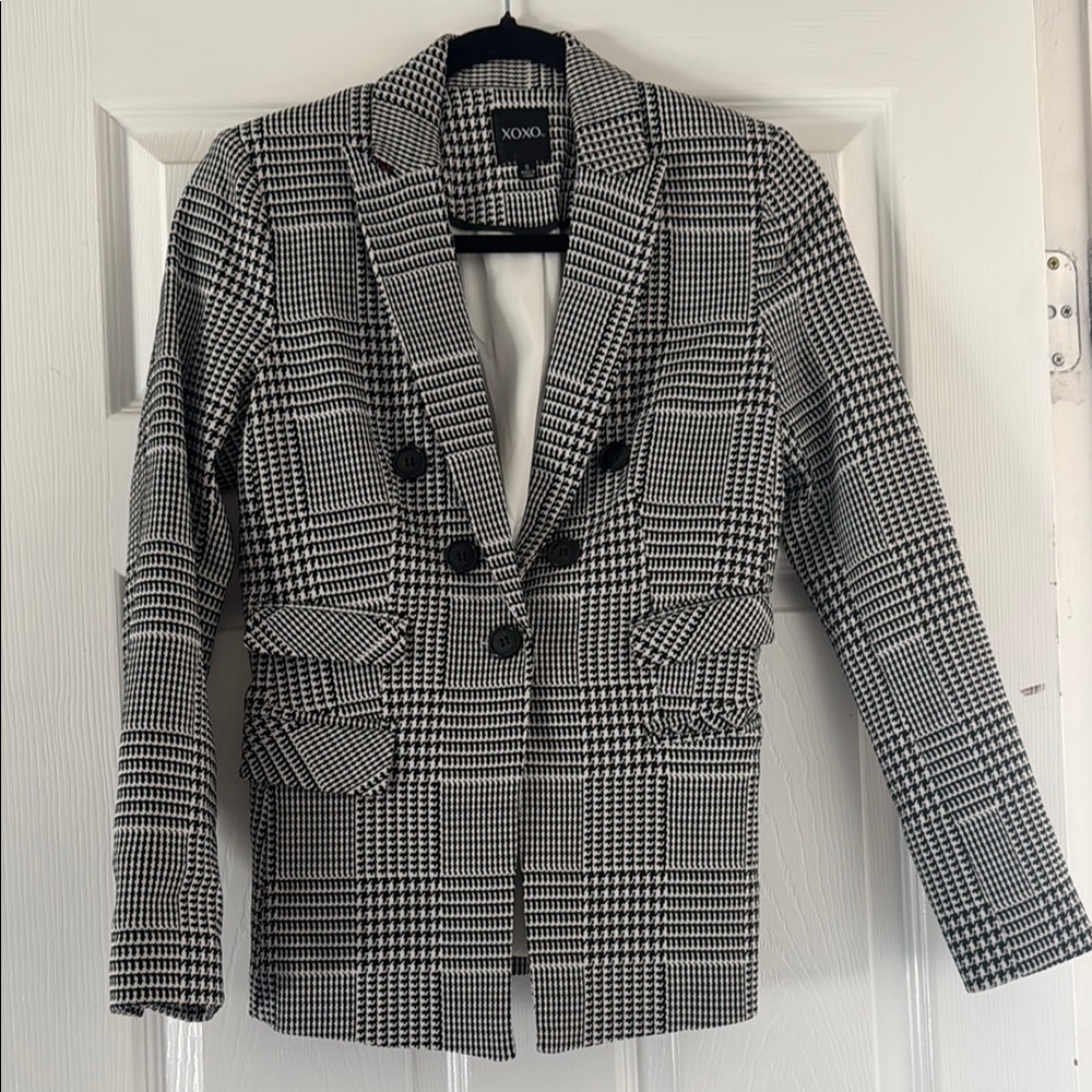 XOXO black and white Houndstooth Blazer small